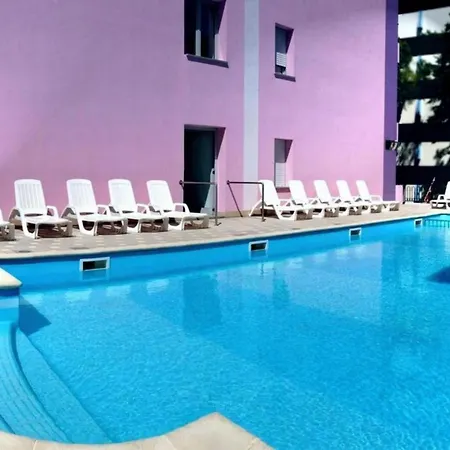 Relax By Our Pool-beahost Appartamento